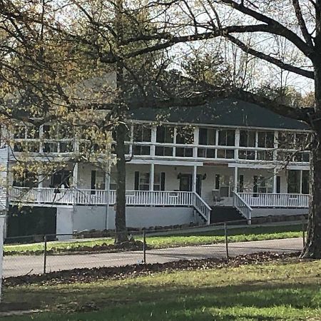 ホテルMitchell Manor At Fall Creek Falls Pikeville エクステリア 写真
